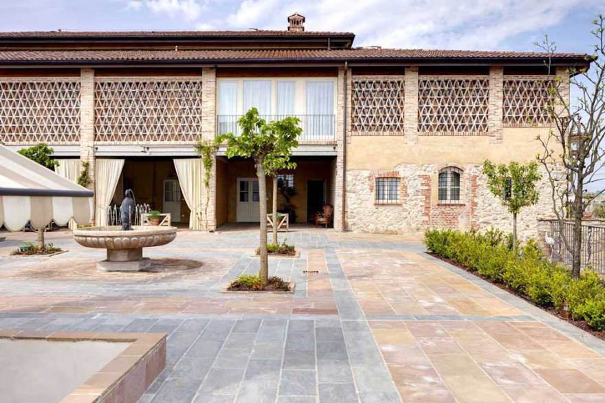 湖畔仙境 | Hotel Le Ali del Frassino 的格拉努拉提锌宝石地板-8