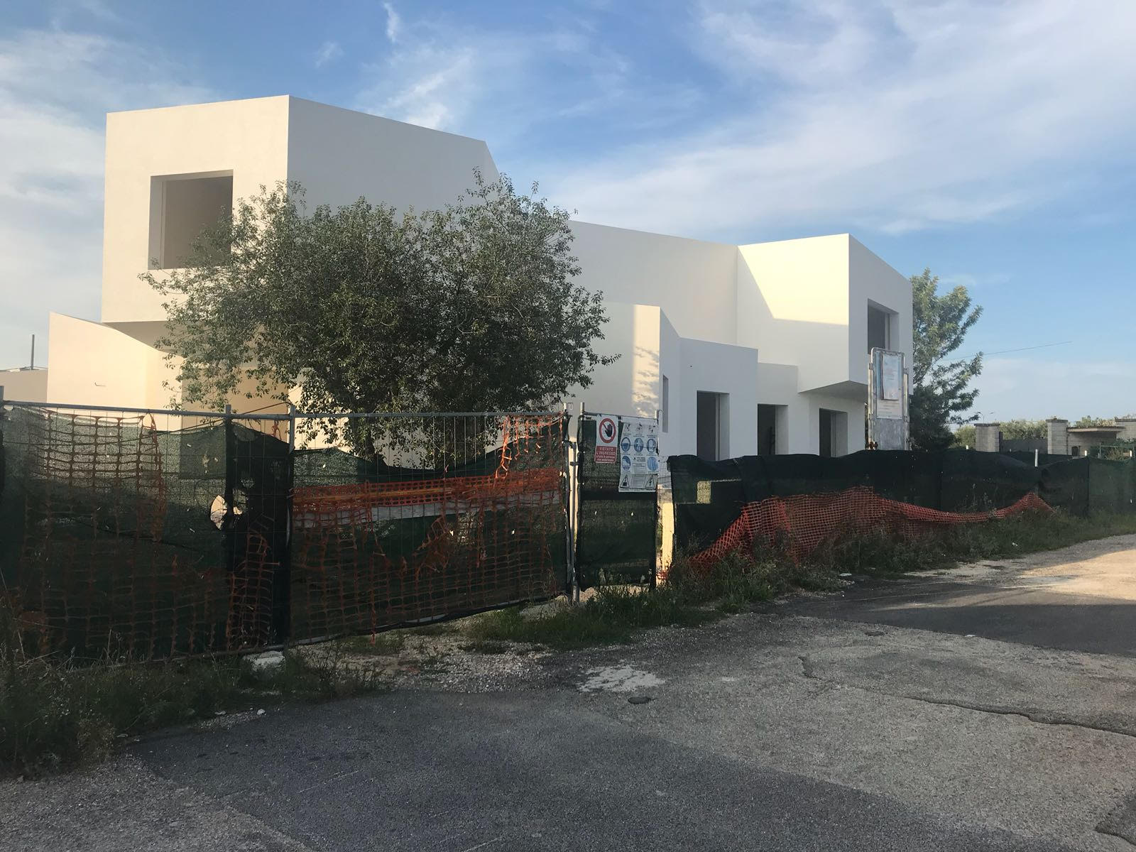 线性白建筑 | 家庭住宅的简约之美-15