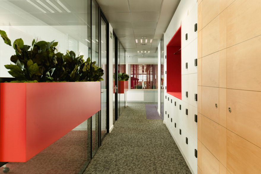 色彩灵动,打造协作型办公空间-3