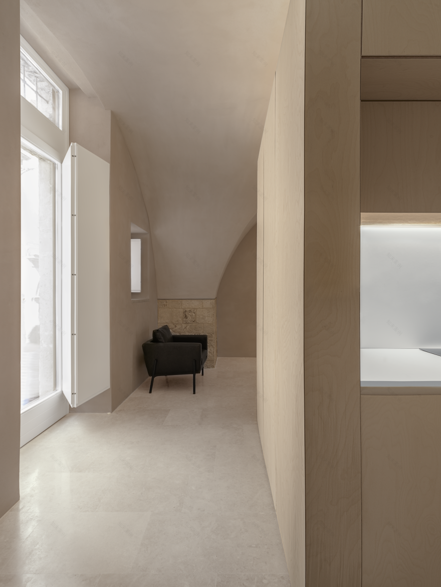 历史中心区的 45 平米独特桑拿房改造-3