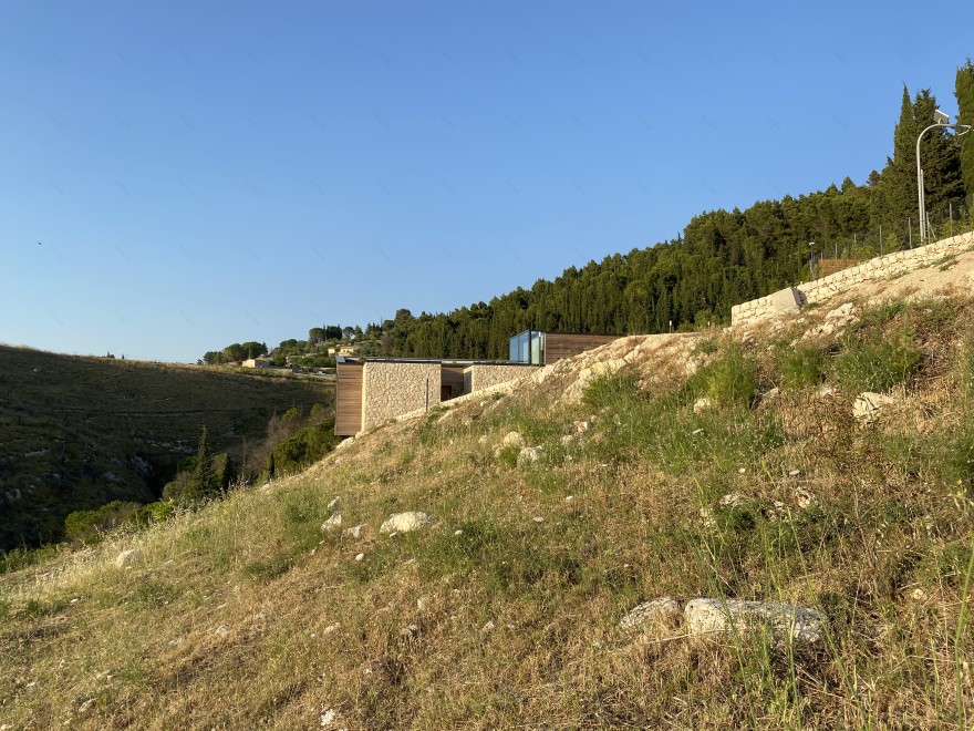 绿意盎然的自然之家——意大利 Villa Luz 别墅设计-1