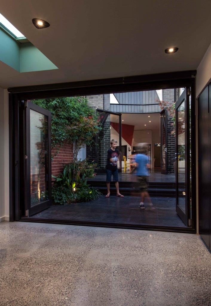 墨尔本南岸历史保护区的别墅建筑与工作室设计-5