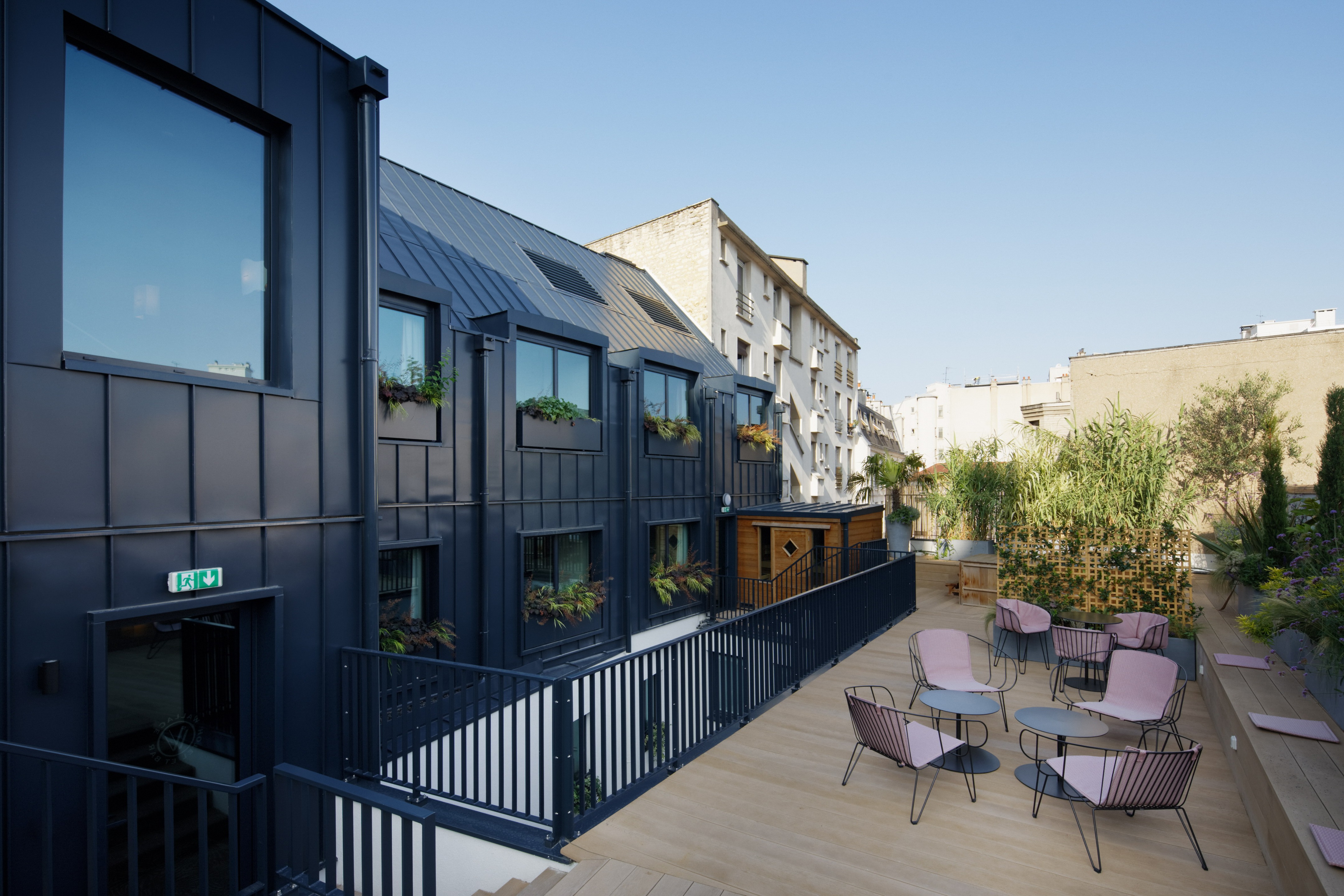 巴黎华莱士酒店,蓝调金属魅力与自然光的完美结合-29