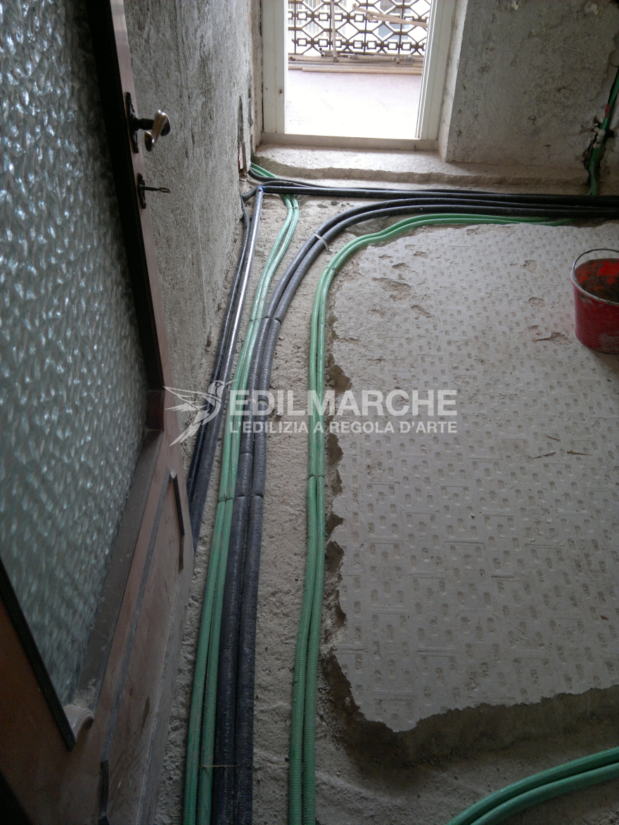 140 平米马切拉塔公寓翻新,自然木色与柔和色调的优雅融合-9