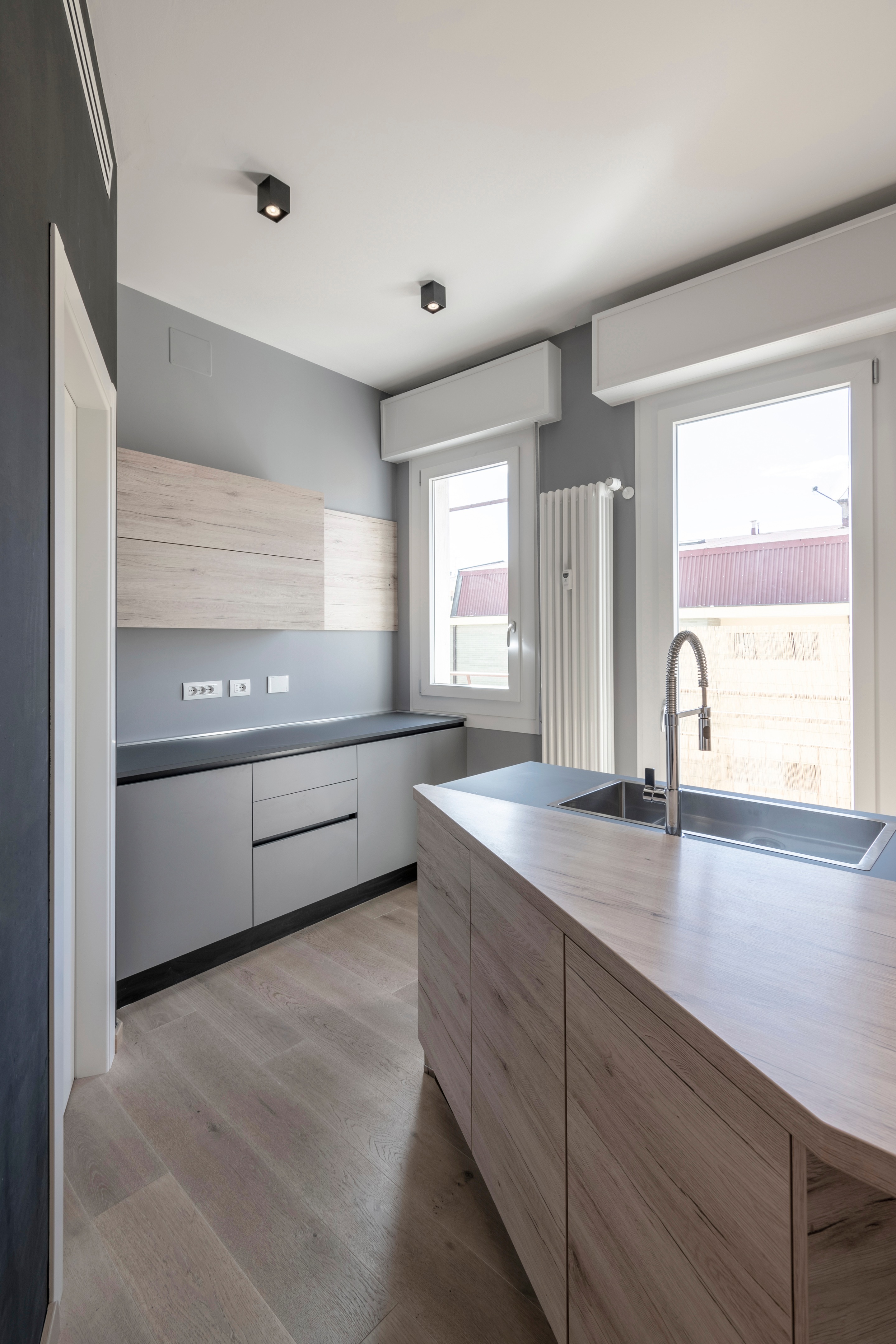 Modena 之家 | 温馨木质 IP 公寓，家庭共享的现代空间-13