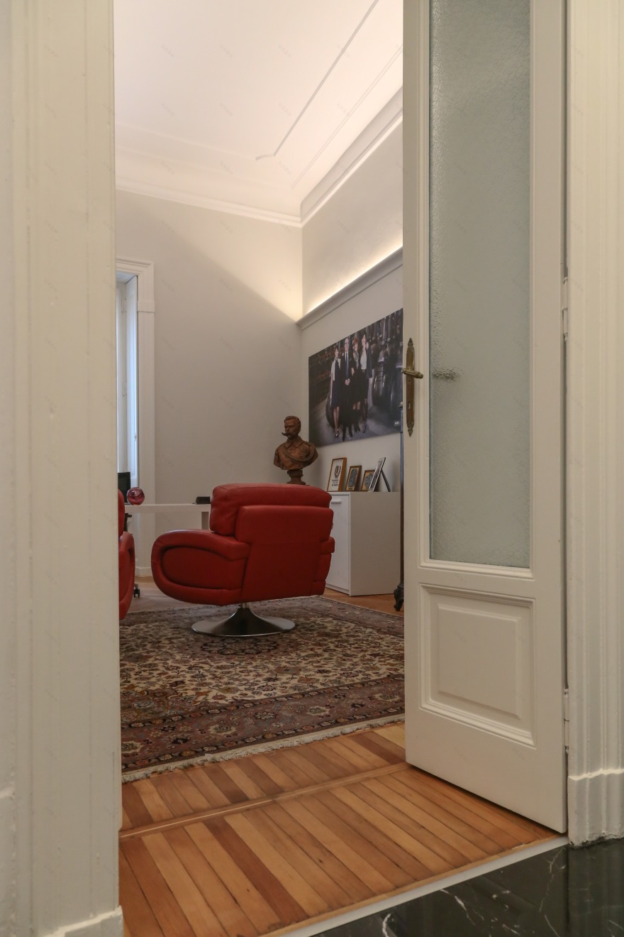 Gallarate 老城区历史公寓的现代重生-12