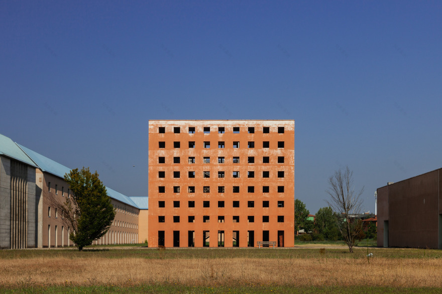 圣卡塔尔多公墓 · 骨灰龛建筑的室内设计艺术-5