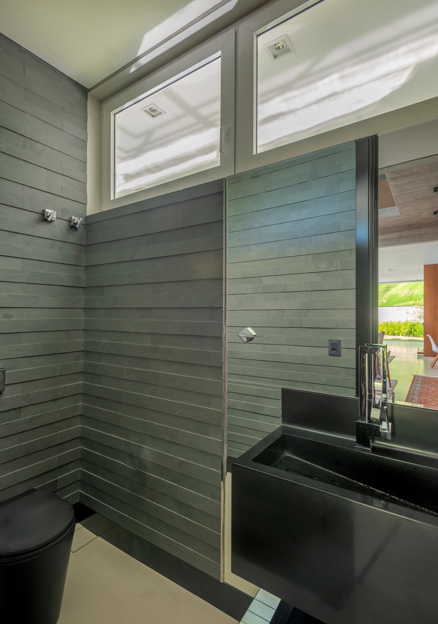 倾斜地块上的现代住宅 | 巴西 Jaraguá do Sul 的 ZB 之家-60