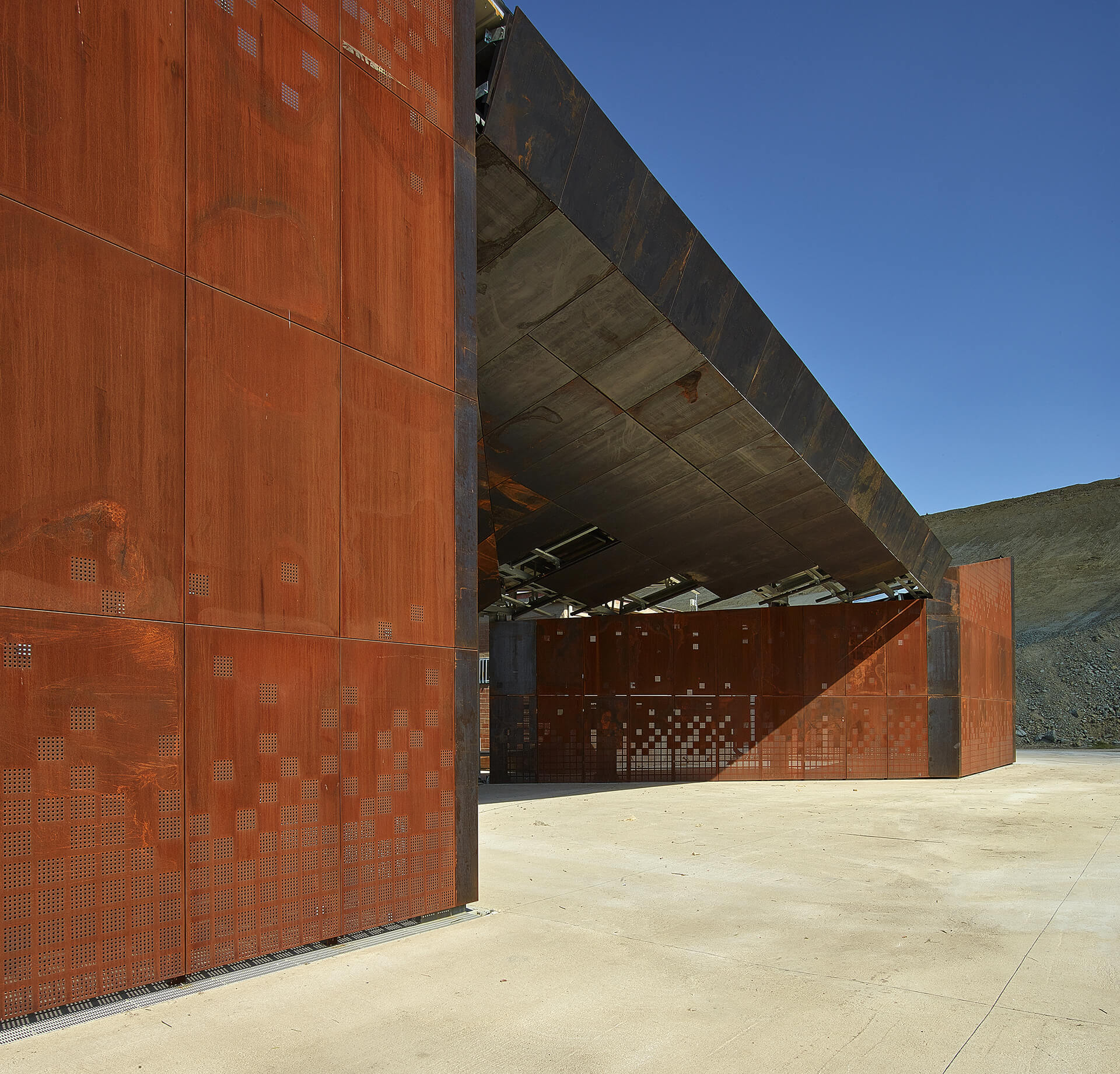 [Arch]2 Dante Antonucci x Laura Crognale丨工业建筑丨Landmark Sign-8