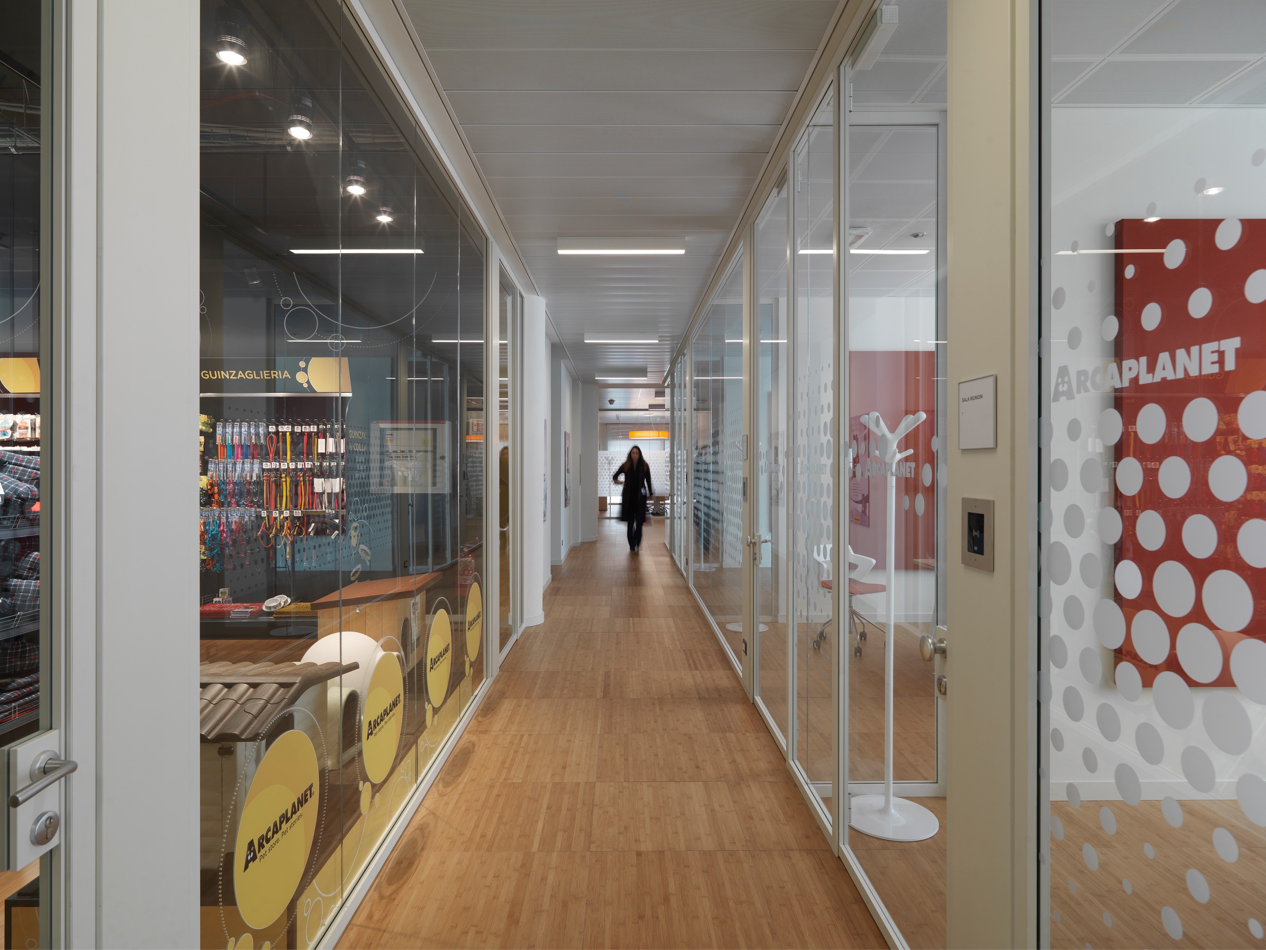 废弃工厂变身为绿色环保的 Arcaplanet 总部-9