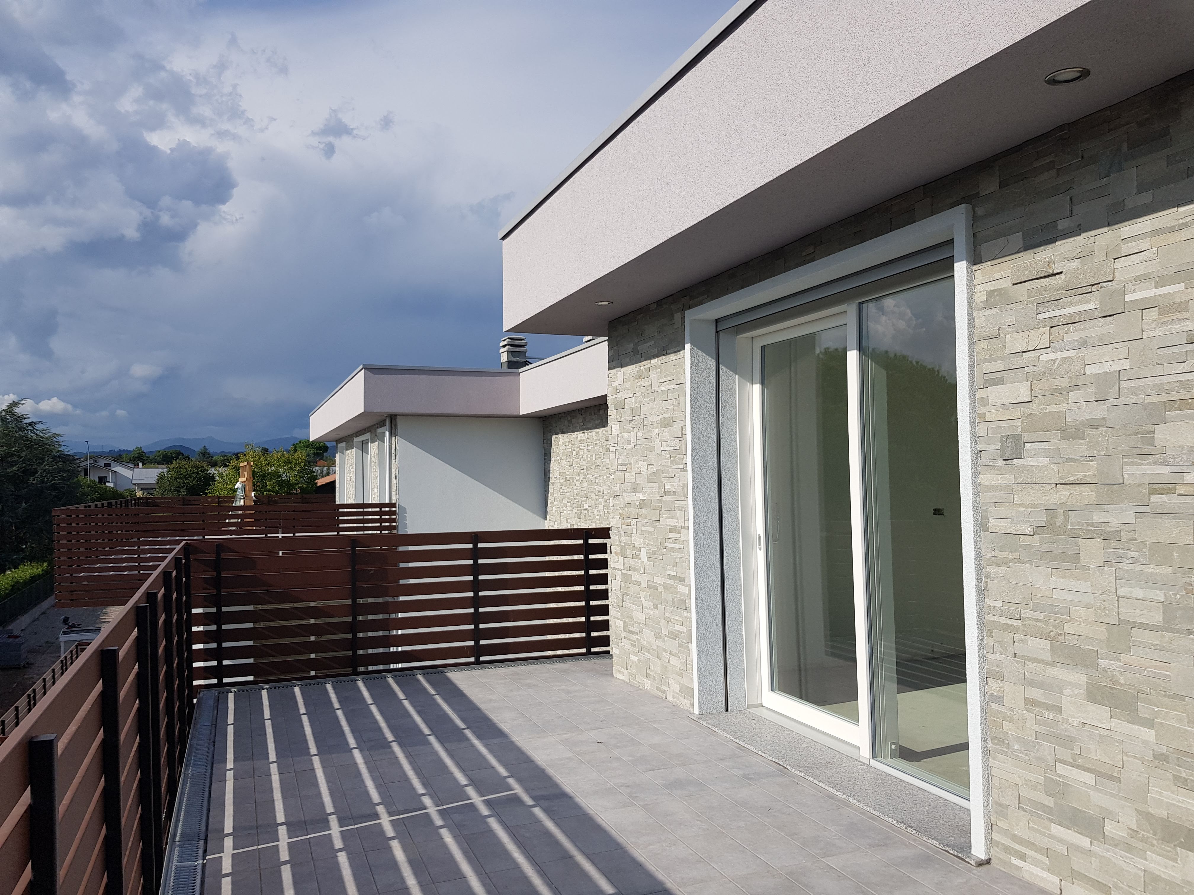 融合拆除与新建的综合性住宅设计-10