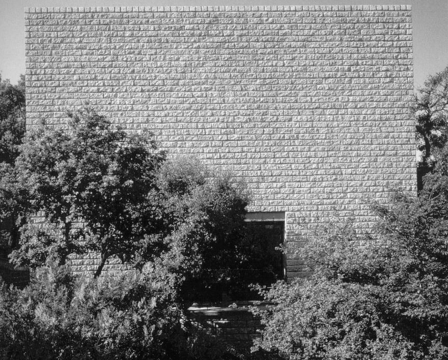 融合自然的会议中心设计-0