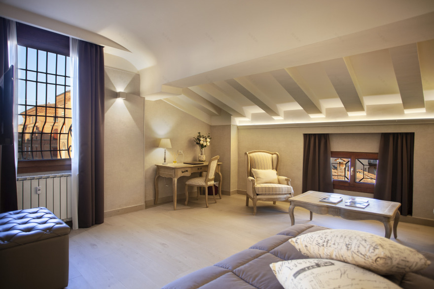 博洛尼亚城市中心,现代与古典交融的 Hotel Cavour 酒店设计-11