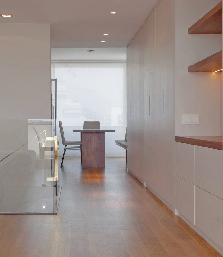 重塑 1960 年代公寓,尽享西班牙 Sitges 海湾美景-5