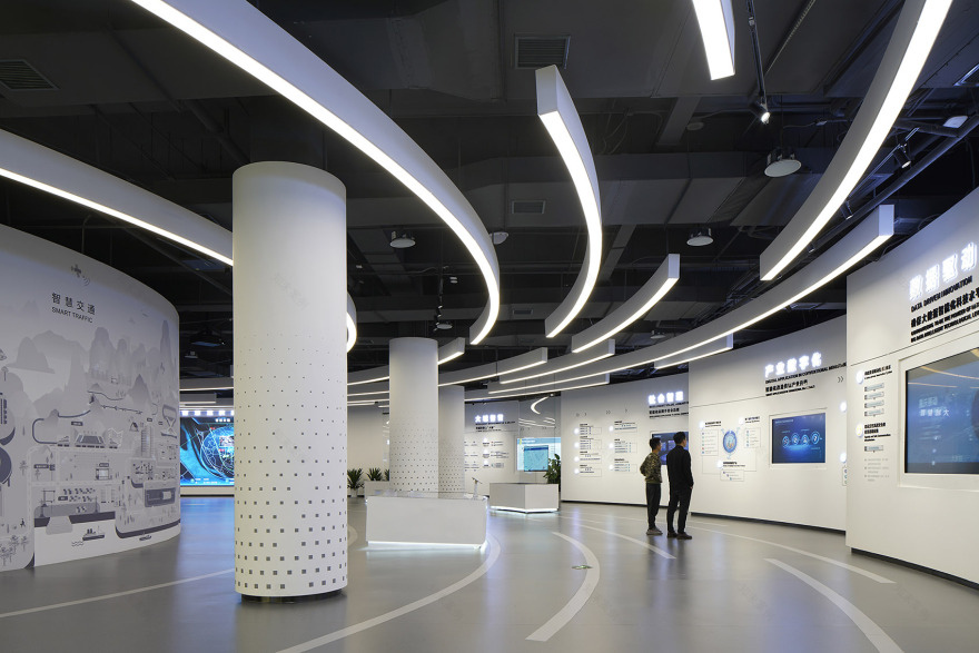 重庆大数据智能化展示中心 | 城市微更新的“针灸式”场所改造-86