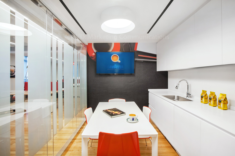 纽约 Lavazza 总部 | 800 平米全景玻璃室的创意设计-1