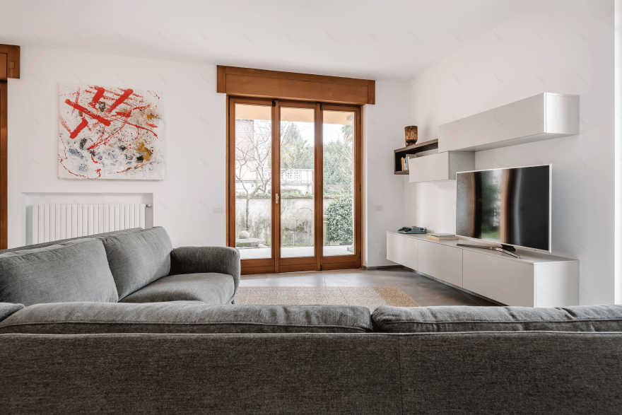 Cantù_DV 公寓改造 | 线性楼梯与明亮现代风格的完美结合-4