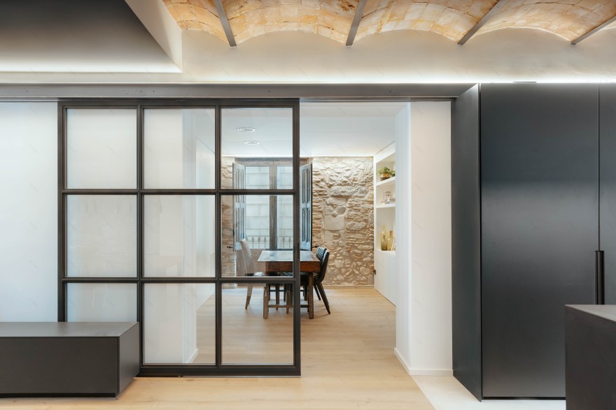 致敬历史,焕新生的加泰罗尼亚古宅改造丨西班牙赫罗纳-0