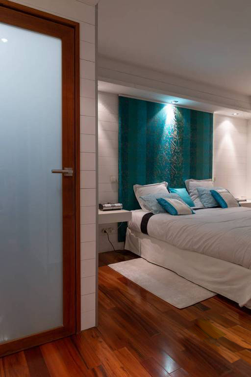 简约线条与高贵材质的完美融合-3