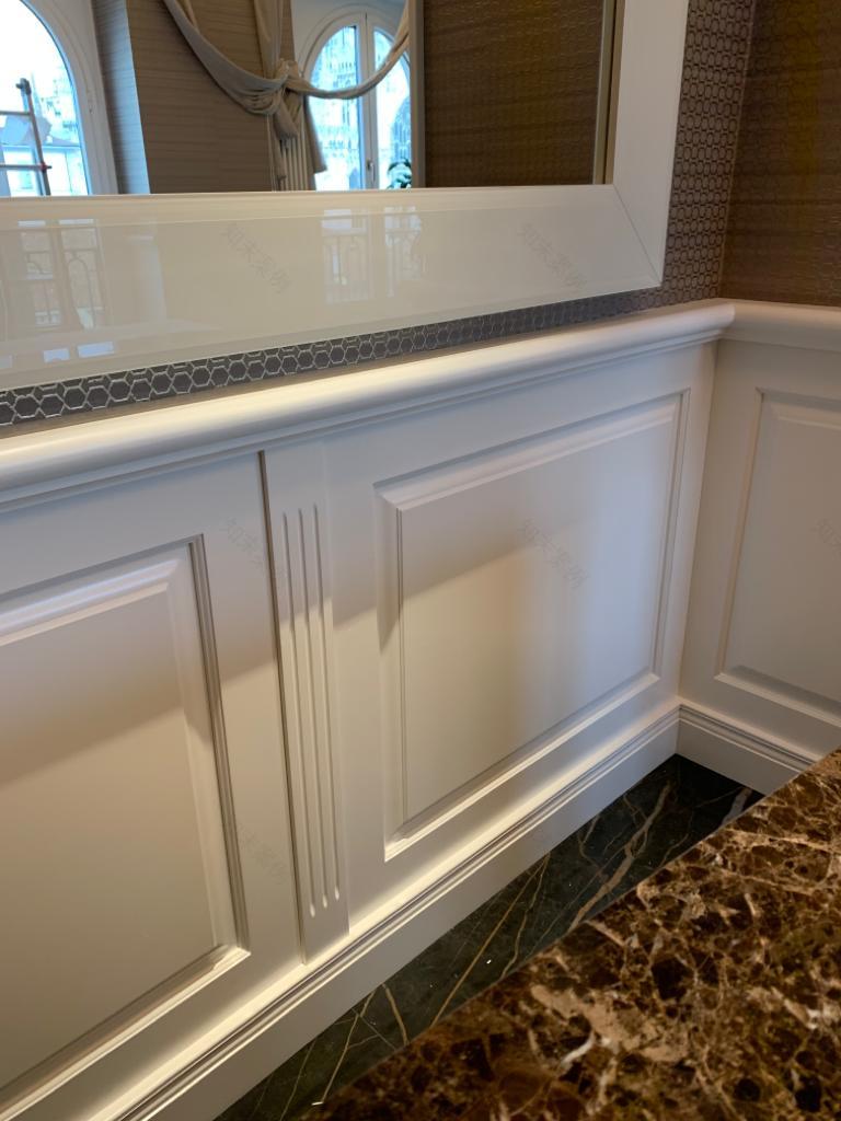 米兰豪华公寓里的白蜡木贴皮装饰艺术-0