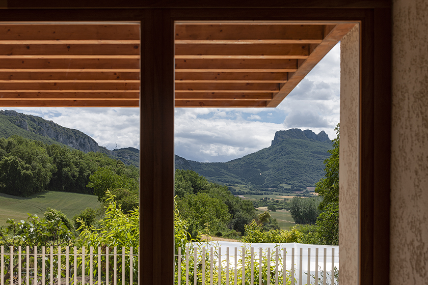 西班牙 Navarra 别墅 Casa S&J,融入自然美景的空间设计-32