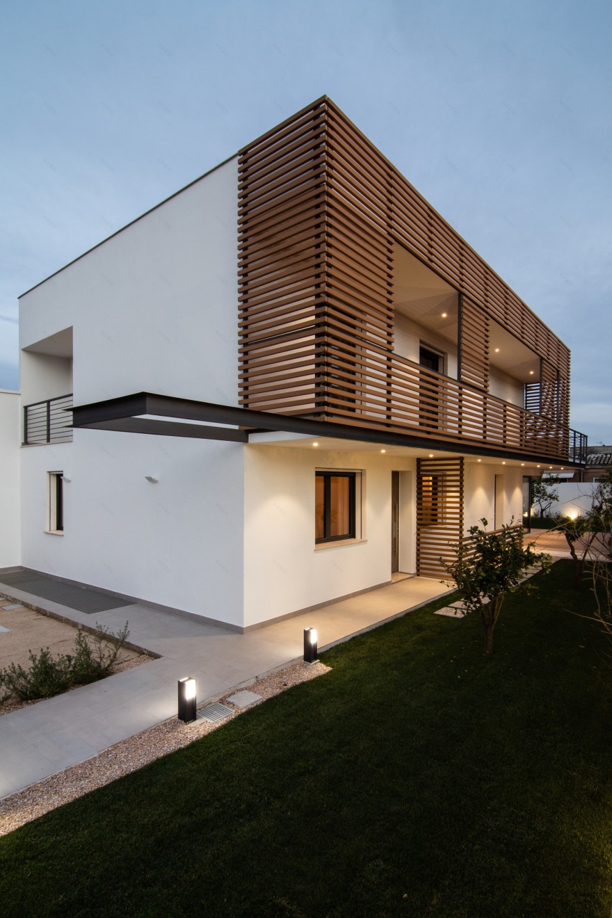 三层楼的灵活布局与光影调控-15