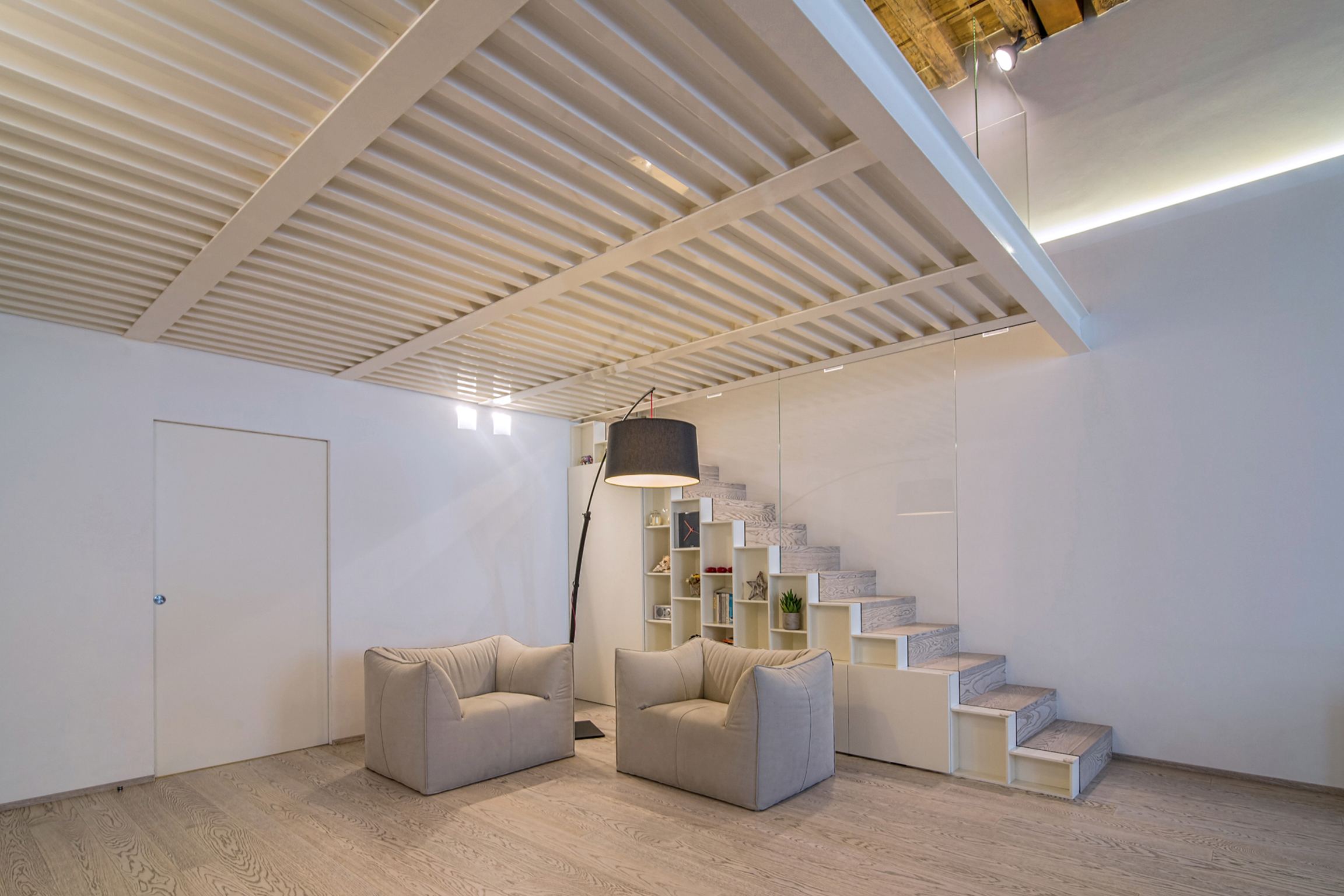 意大利 17 世纪宫殿翻新,优雅打造现代贵族空间-0