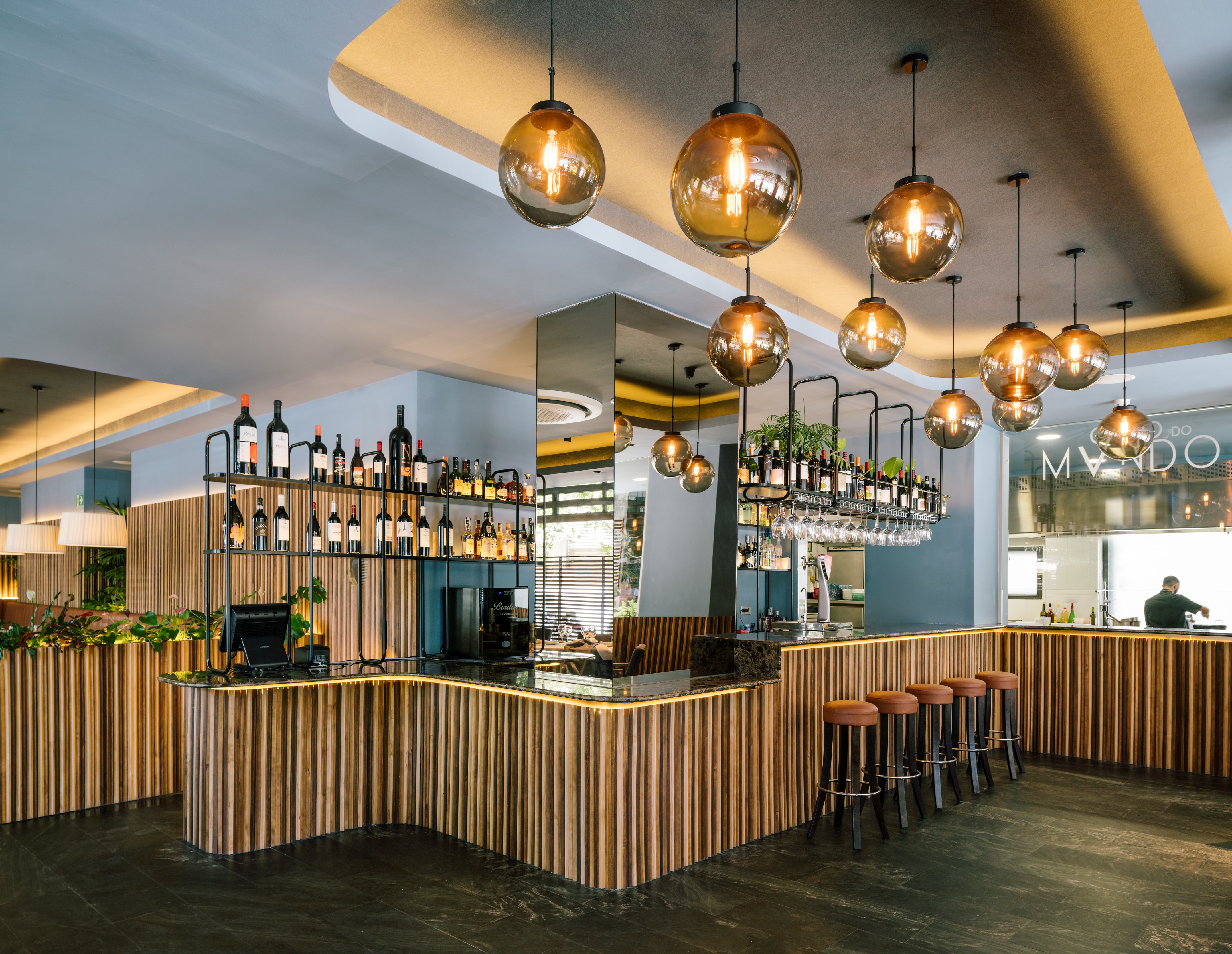 六十年代意式美学餐厅设计-0