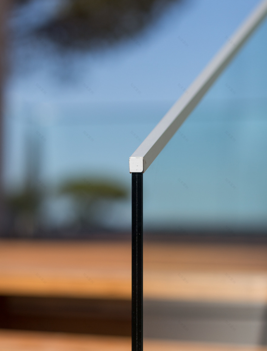 葡萄牙“树屋”销售办公室,自然与现代的完美融合-10