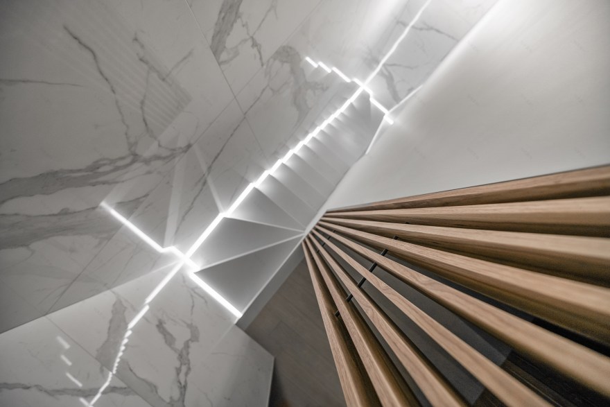 历史建筑中的透明轻盈之家-49