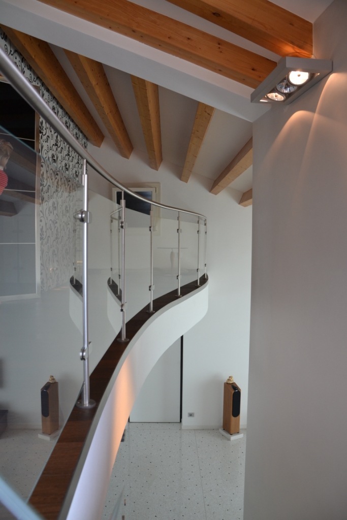 乡间复兴的现代居所——自然材料与尖端科技融合-3