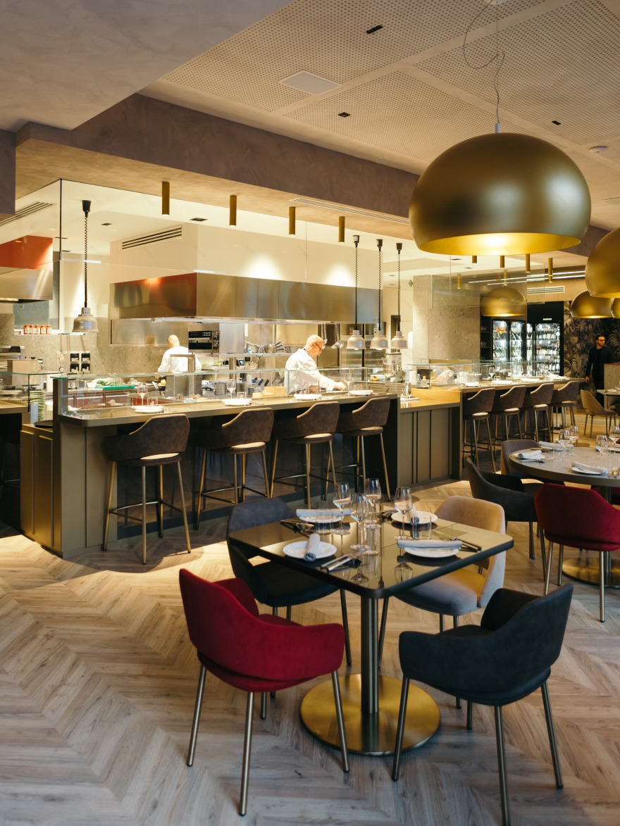 米兰首家 N10 体验餐厅,足球传奇的美食之旅-1