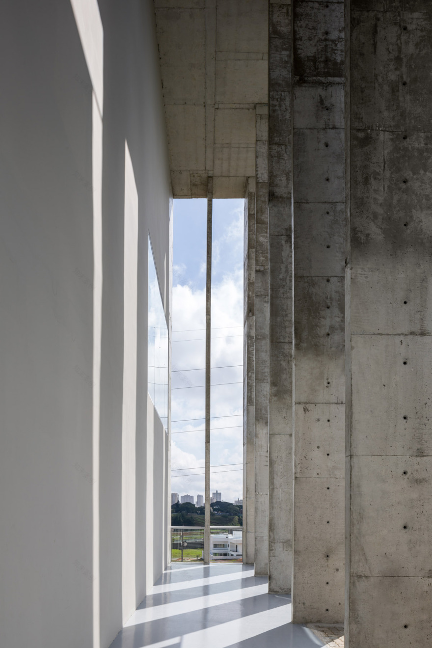 巴西两校区建筑,优雅强烈特质融入自然环境-53