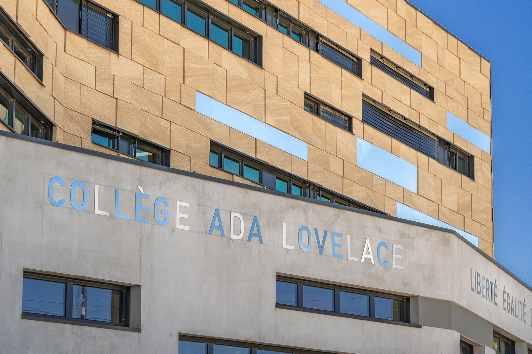Ada Lovelace中学/有机、环保的设计和运作方式-44