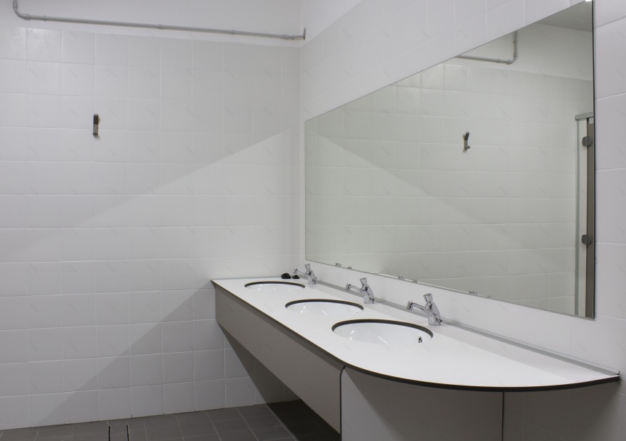 运动村游泳池和平拱更新浴室设计-4