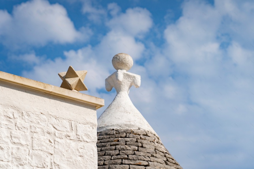 意大利传统风格别墅 TRULLI LA CIPRESSA,融入自然之美-0