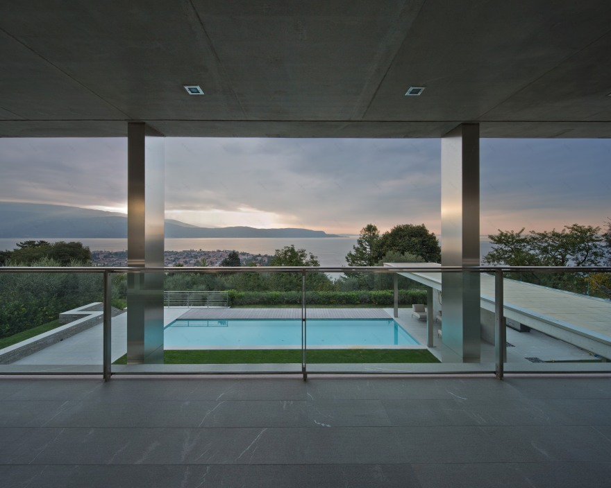 意式湖畔别墅,诠释自然与现代共生设计-19