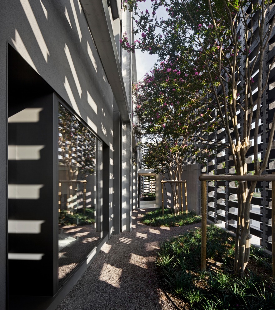 废弃厂房的再生之旅·C&P Architetti 办公建筑案例-8