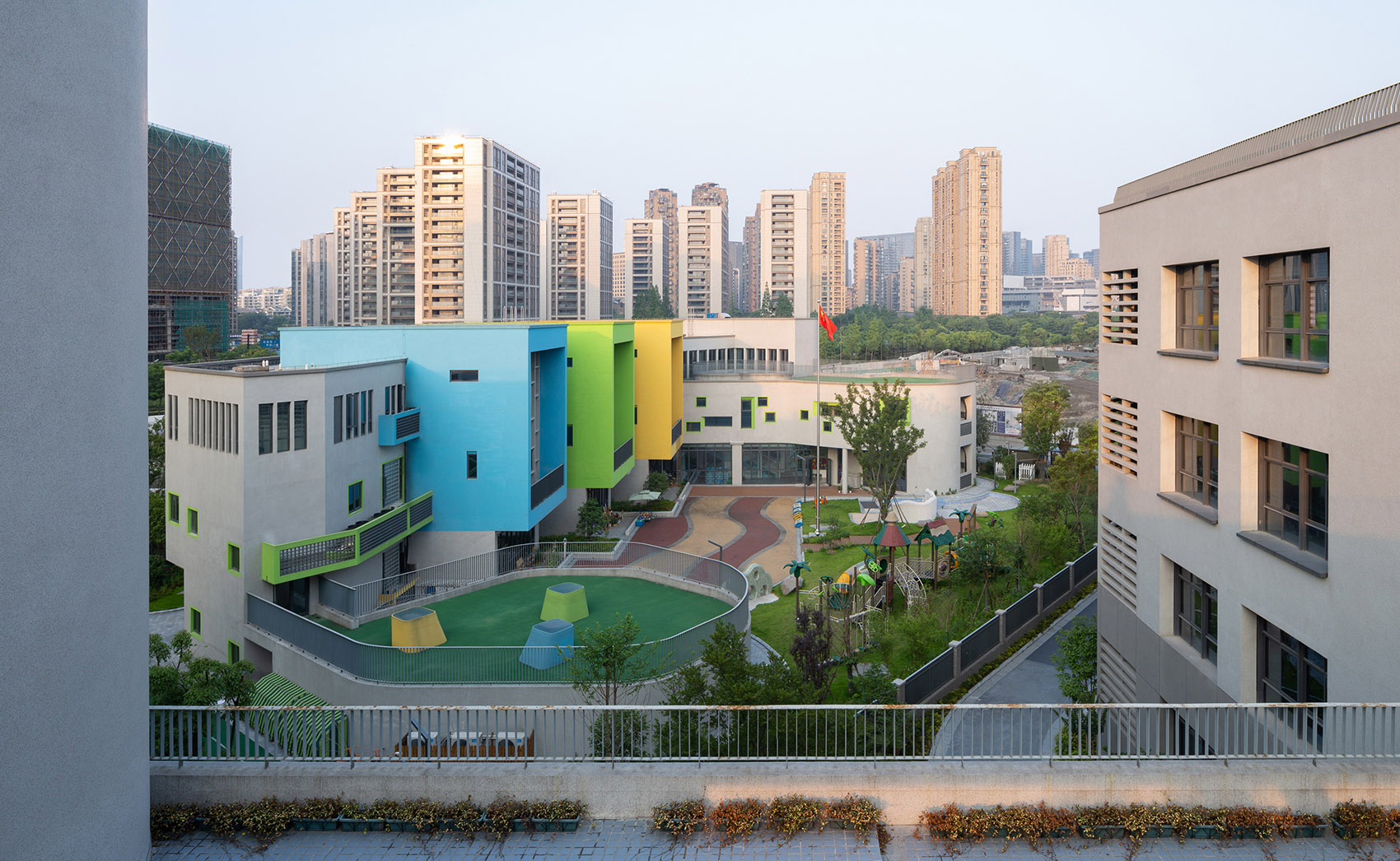 杭州市胜利小学附属幼儿园设计，浙江/“小地块”与“高诉求”之间的创作-11