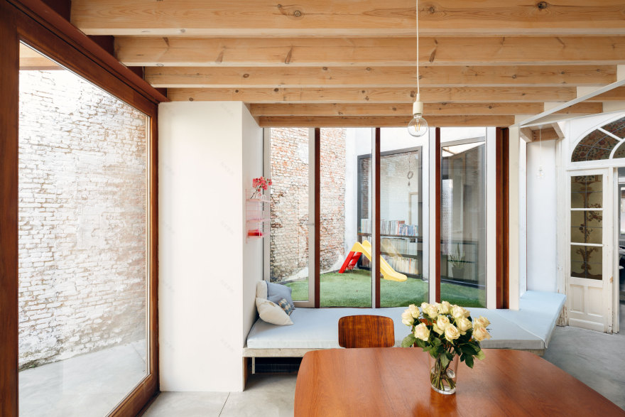 AV House——空间光影的巧妙运用-12