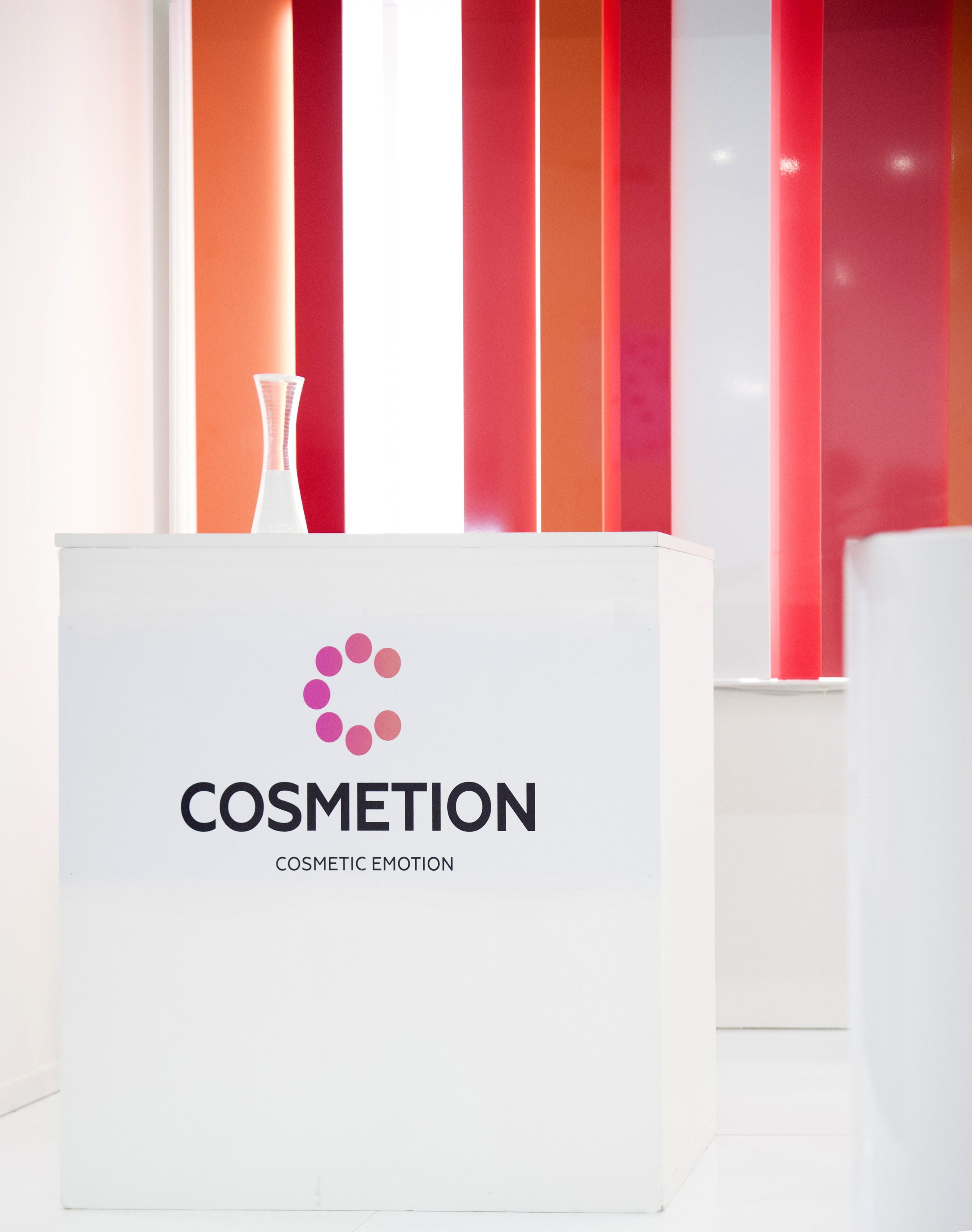 Studio Magenis丨展厅丨COSMETION Stand-2