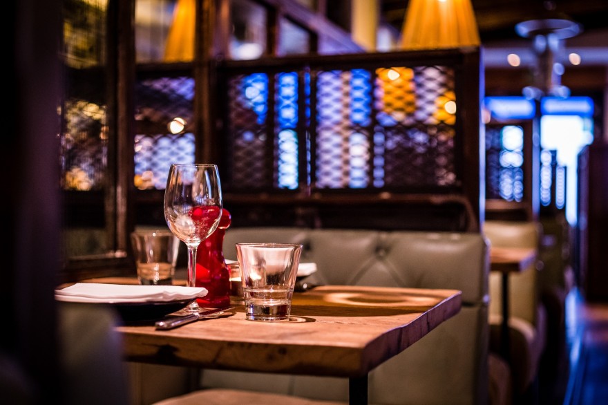 village east 餐厅翻新升级,打造温馨现代工业风-9