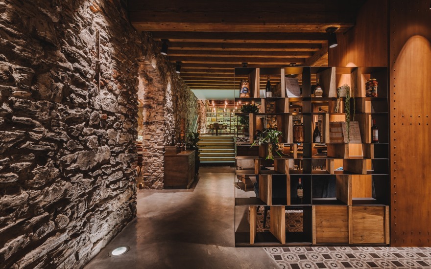 古堡魅影 · 创意餐厅“Il Diavolo E L' Acqua Santa”-9