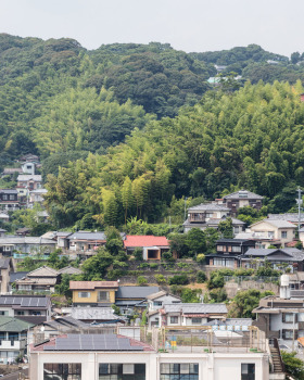 日本老旧住宅翻新，木结构体量打造舒适生活空间
