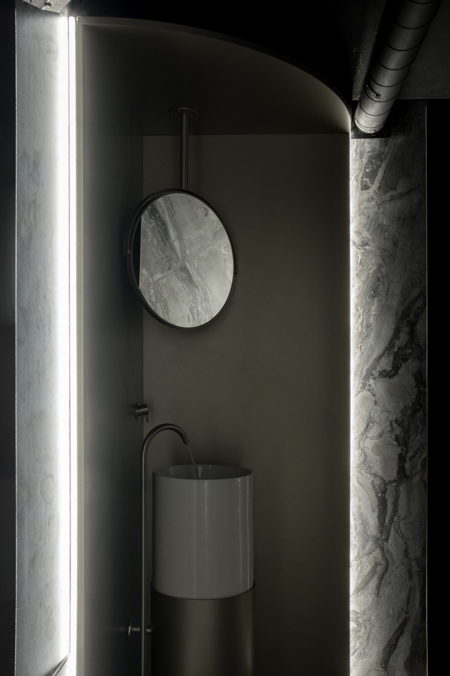 Milan 繁华中心的戏剧性餐厅-39