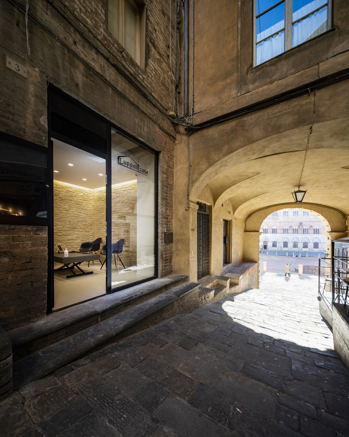 重现中世纪风华的意大利办公空间丨意大利锡耶纳-1