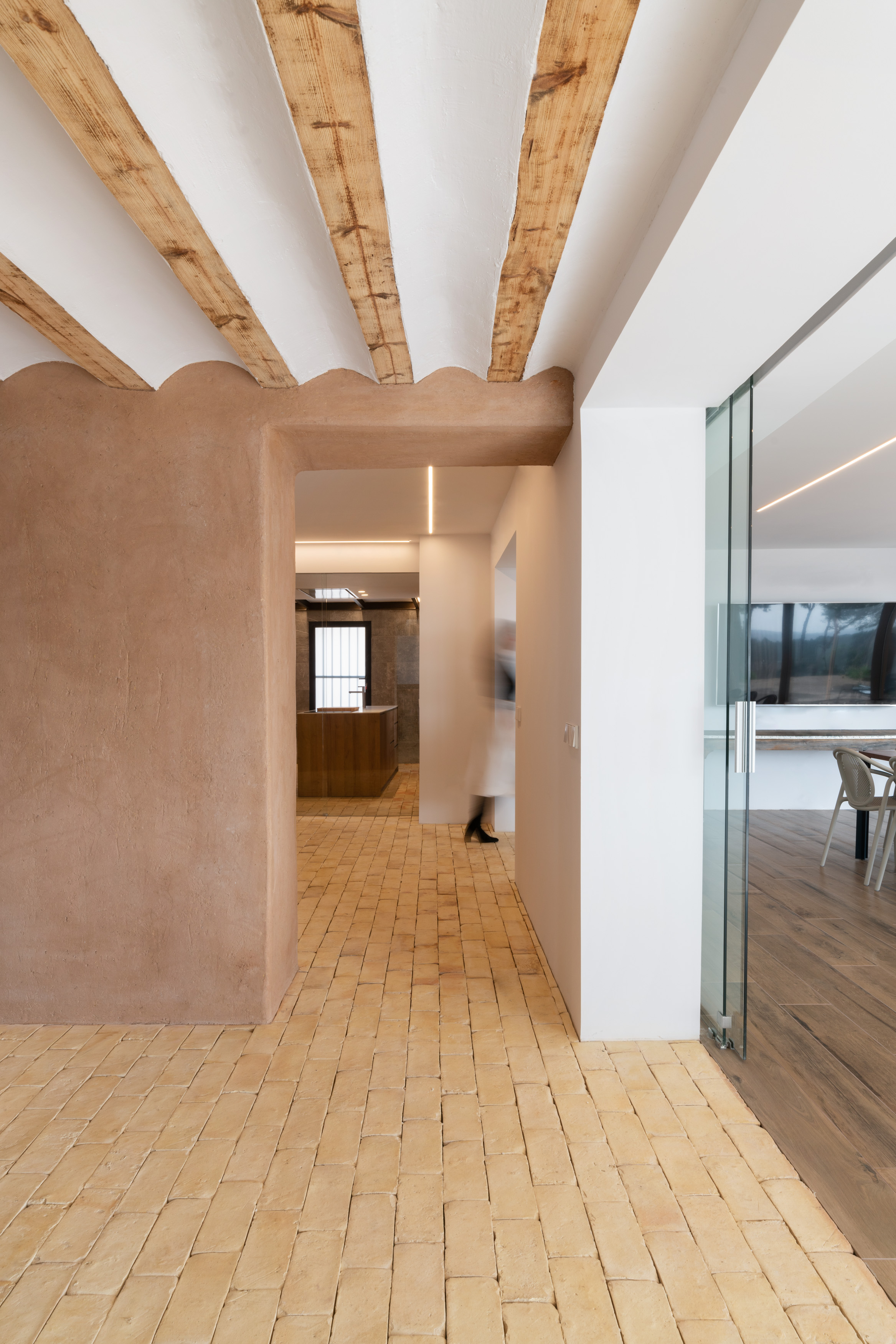 历史与现代共融的"Casa lo Alto"酒庄-8