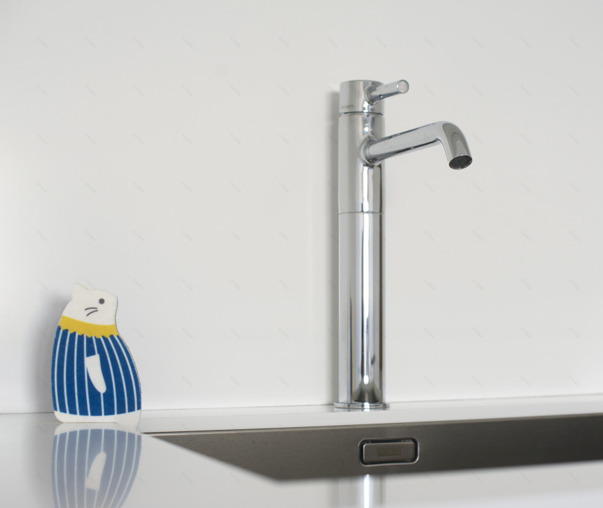 黑白碰撞的简约海景公寓-11