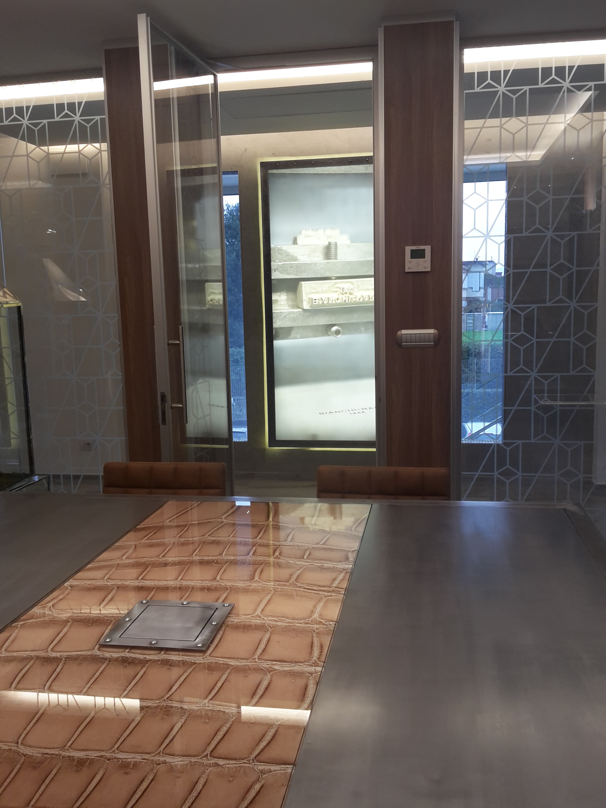 意大利奢华皮具工厂的创意设计之旅-7