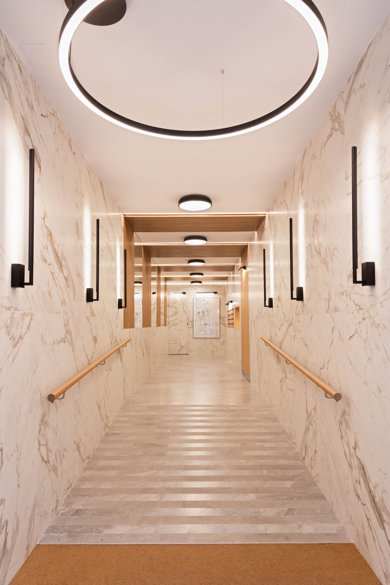 60 年代建筑入口空间翻新-2